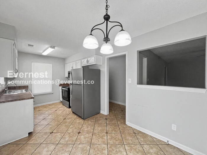 Building Photo - 1984 Custer Dr