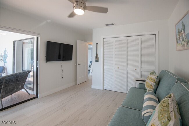 Building Photo - 915 Don Juan Ct