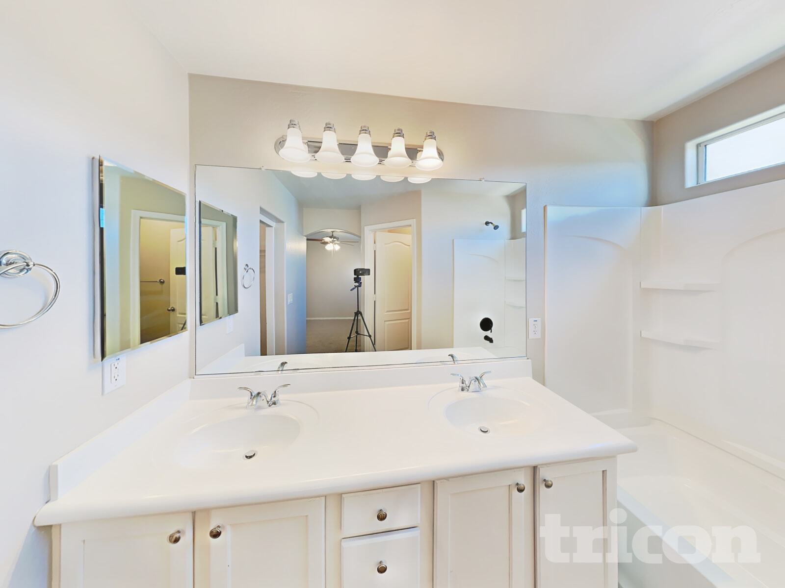 Building Photo - 4843 W Dunbar Dr