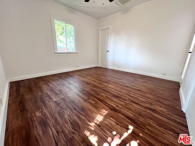 Building Photo - 832 Indiana Ave