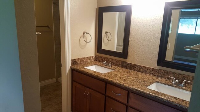 Building Photo - 5005 Collwood Way