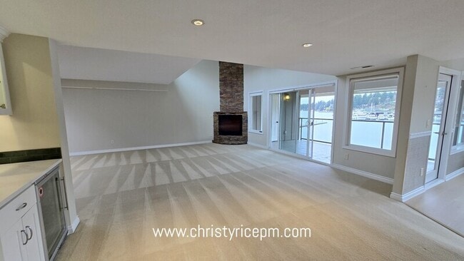 Building Photo - 395 101st Ave SE