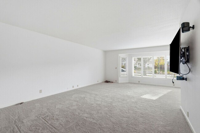 Building Photo - One-of-a-Kind Home with Pool, Gazebo, and Sunken Conversation Pit!
