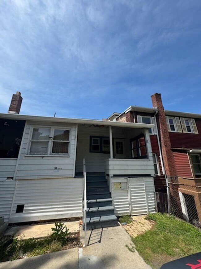 Primary Photo - 51 W Catawissa St