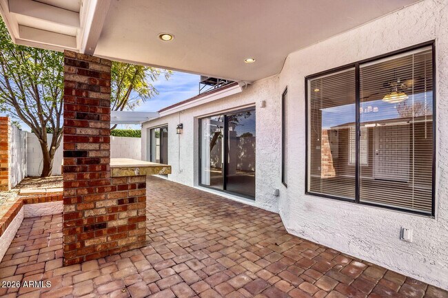 Building Photo - 3214 E Siesta Ln