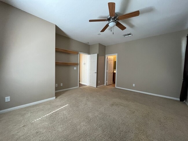 Building Photo - 2 BED / 2 BA - ALL APPLIANCES - COMMUNITY ...