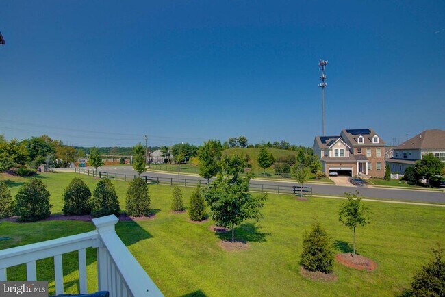 Building Photo - 42932 Running Creek Square