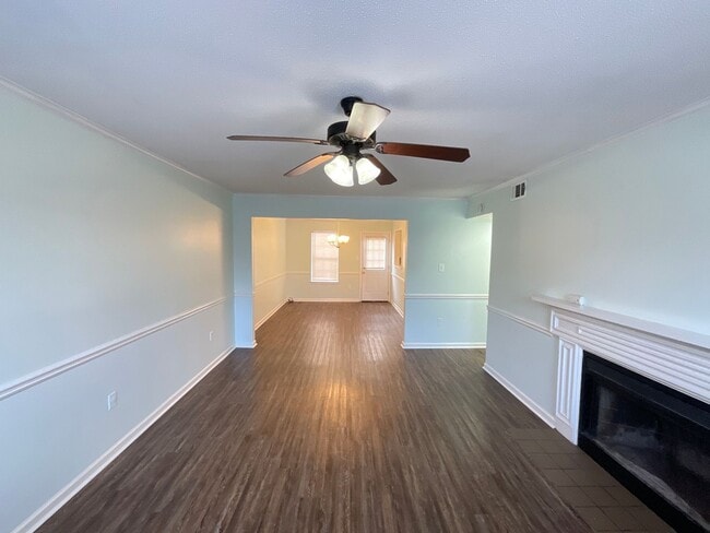 Building Photo - 3924 Miramar Ct