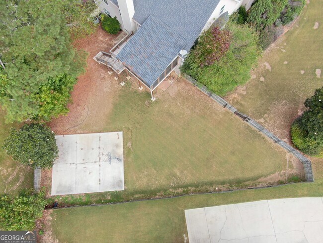 Building Photo - 4901 Planters Walk