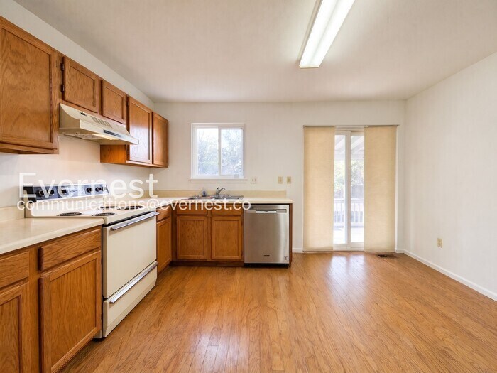 Building Photo - 5042 E 112th Pl