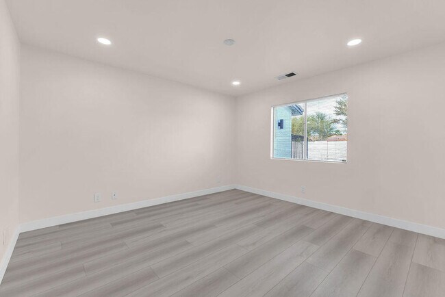 Building Photo - 83950 Avenida Serena