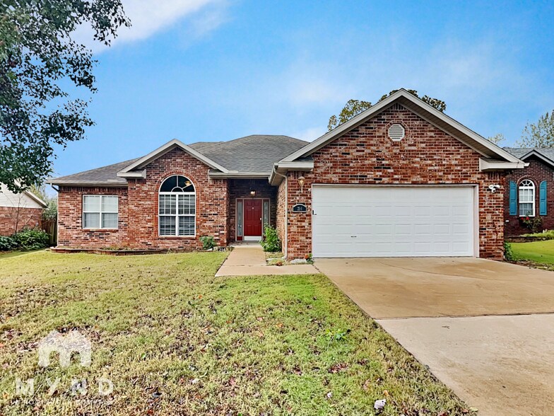 Primary Photo - 214 Blake Dr