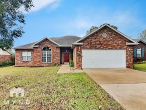 Building Photo - 214 Blake Dr