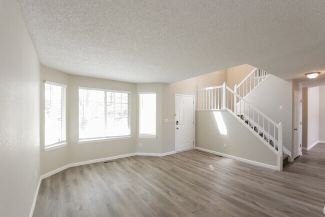 Building Photo - 5521 W 117th Pl