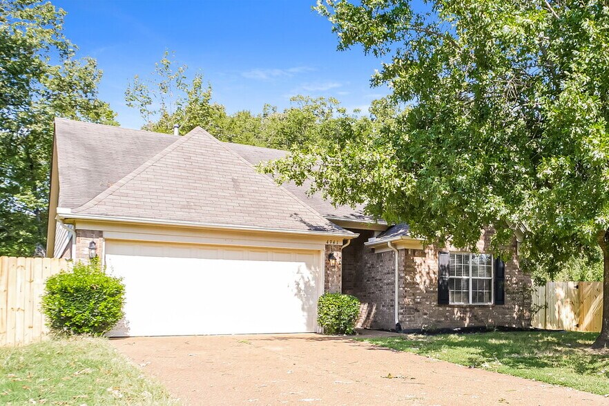 Building Photo - 4941 Wemberley Dr