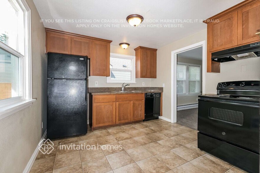Building Photo - 3216 S 72nd St