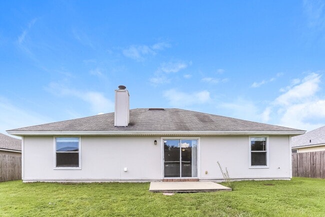 Building Photo - 3720 Arava Dr