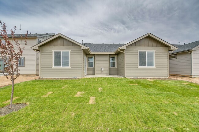 Building Photo - Close to Micron!  5 Bedroom 3 Full Baths -...