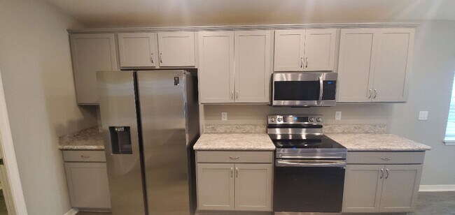 Building Photo - 4-bedroom Home in Villamar **MOVE-IN SPECIAL, 50% OFF 2ND MONTH***