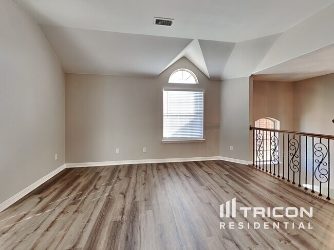 Building Photo - 125 Lake Trail Dr