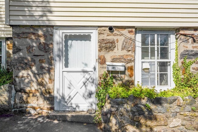 Building Photo - 49 Weaver St