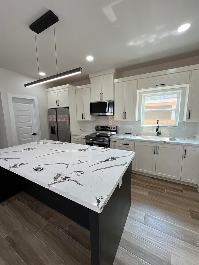 Building Photo - 5731 Beefalo Ln