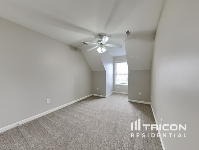 Building Photo - 1216 Chapmans Retreat Dr
