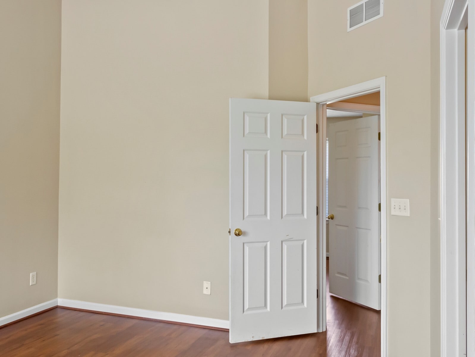 Building Photo - 443 Indian Lake Dr