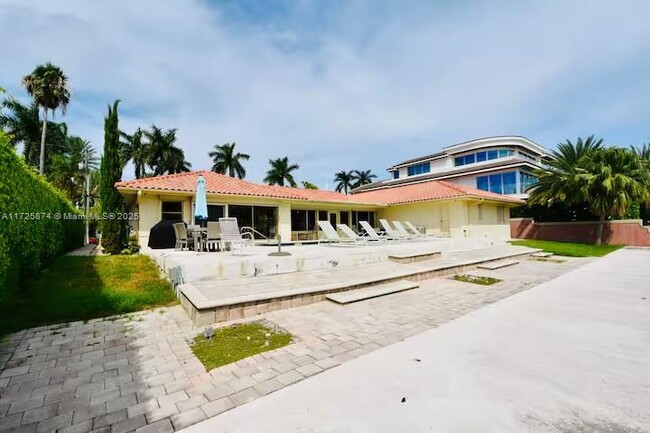 Building Photo - 12 Isla Bahia Dr