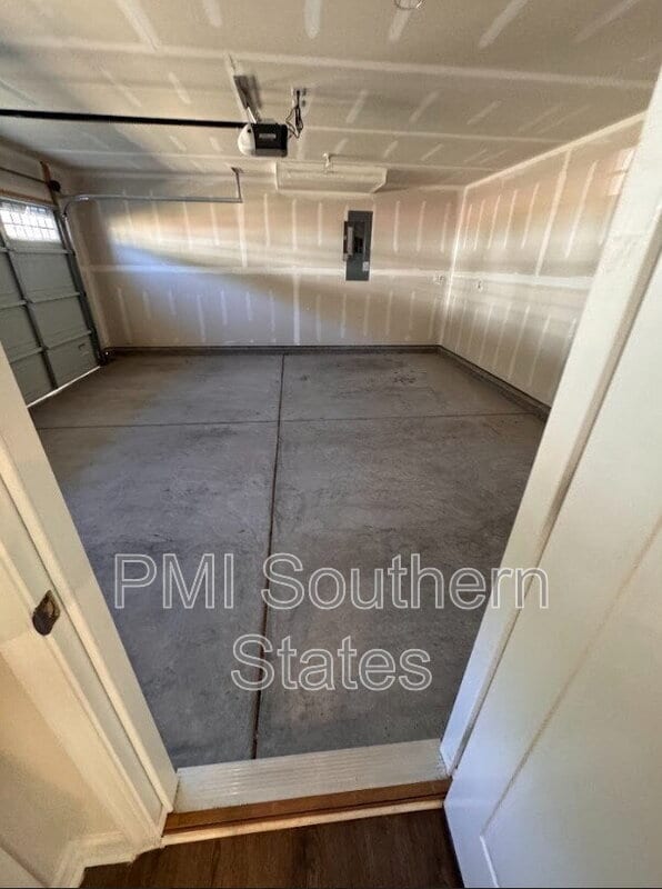 Building Photo - 926 Shakespeare Dr