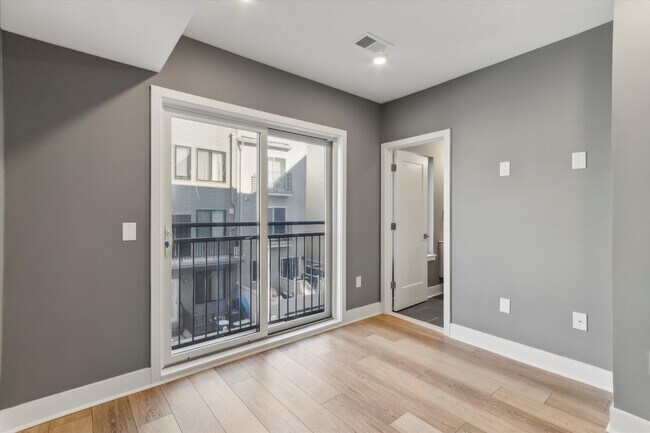 Building Photo - 1615 Poplar St