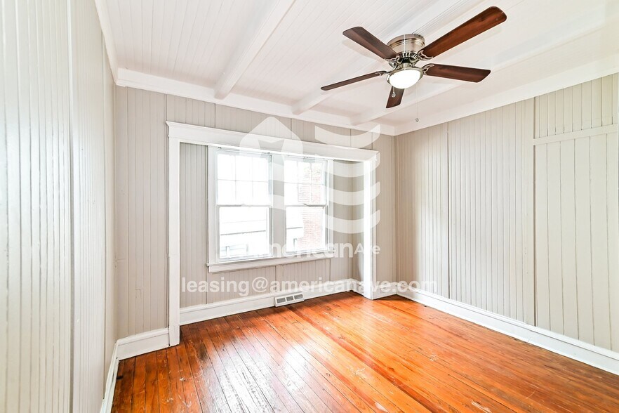 Building Photo - 608 Muller Ave