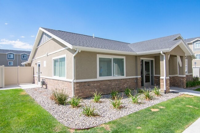 Building Photo - Up to one month free! 1-Bedroom Condos at ...
