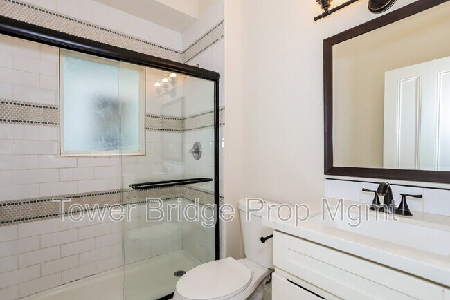 Building Photo - 1106 G St