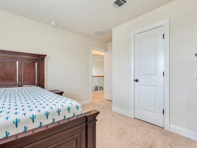Building Photo - 5720 Viejo Dr