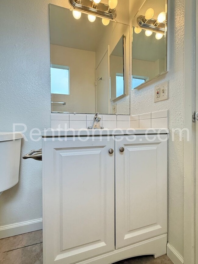 Building Photo - 8575 Keystone Ct