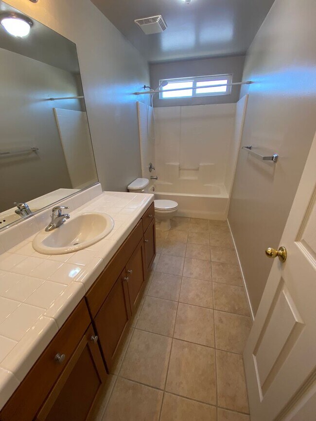 Building Photo - 11115 Cactus Valley Dr