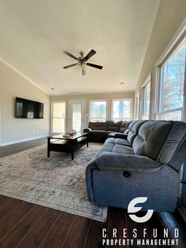 Building Photo - Bright, Easy-Living Home You’ll Love - READY FOR YOUR MOVE IN TODAY!