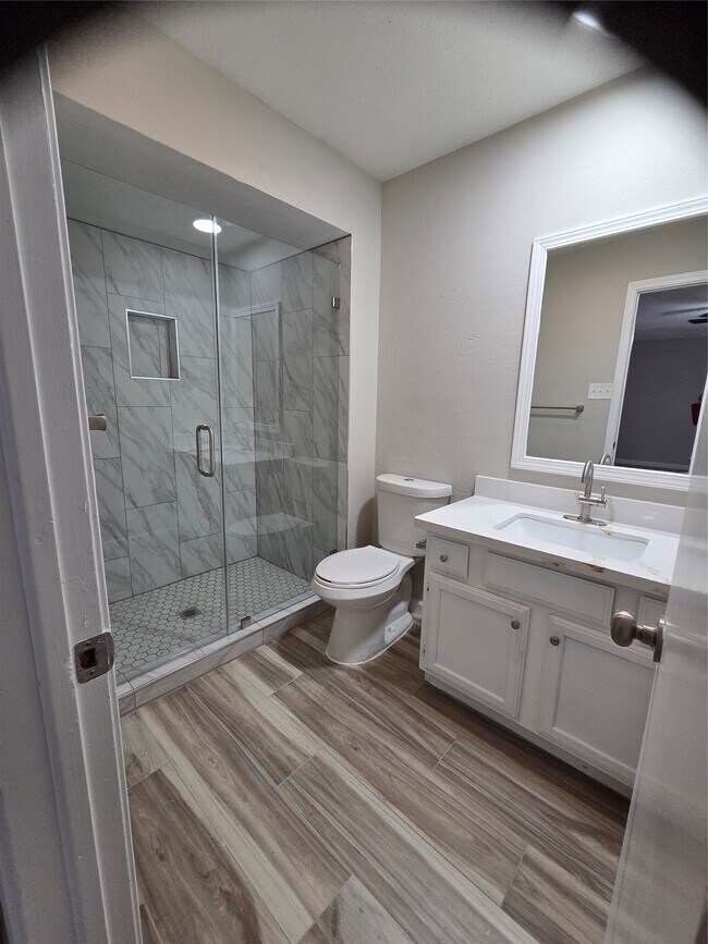 Building Photo - 527 Tara Plantation Dr