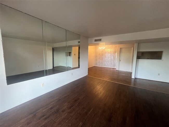 Building Photo - 8529 Hearth Dr