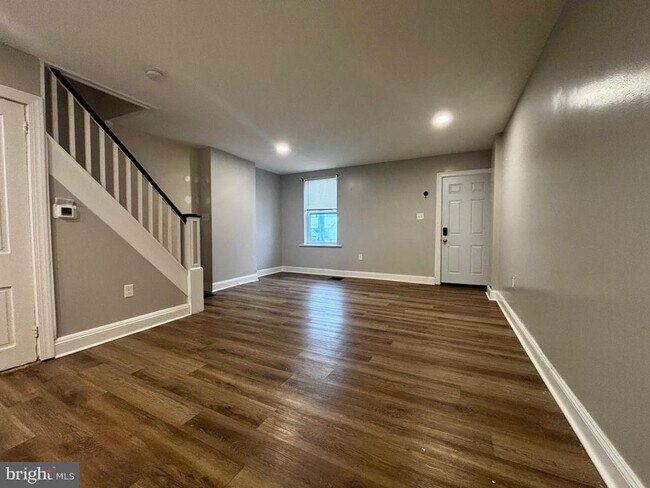 Building Photo - 4 3rd St