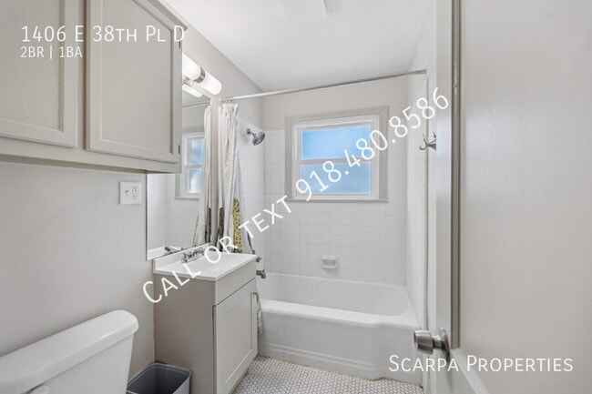 Building Photo - 1406 E 38th Pl