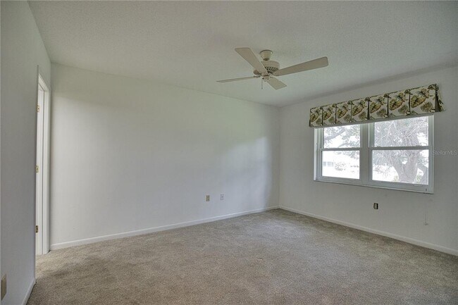 Building Photo - 766 Village Cir