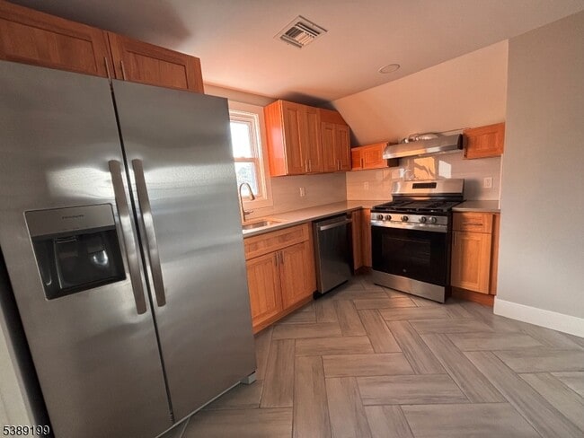 Building Photo - 426 Stuyvesant Ave.