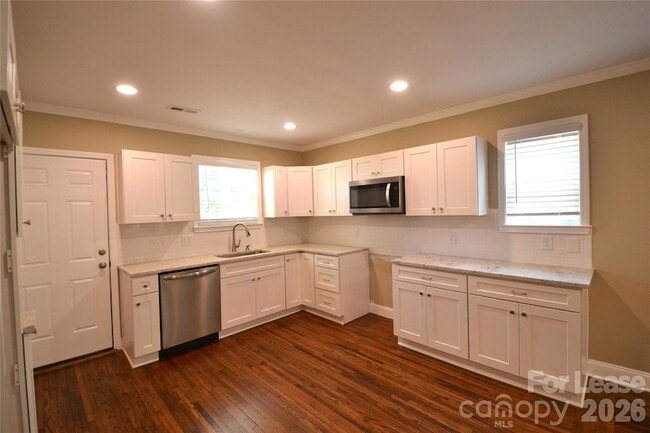 Building Photo - 432 Keswick Ave