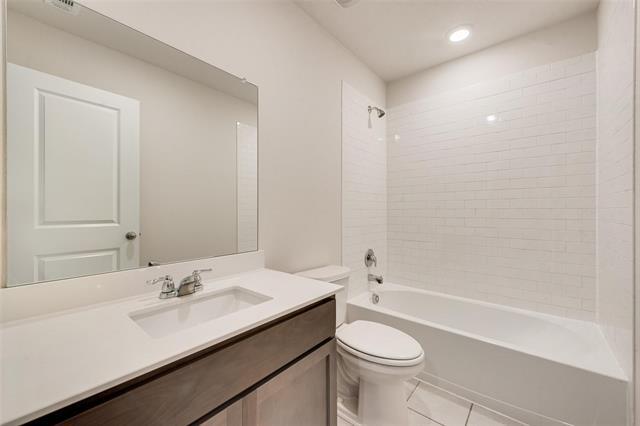 Building Photo - 4016 Huntington Dr
