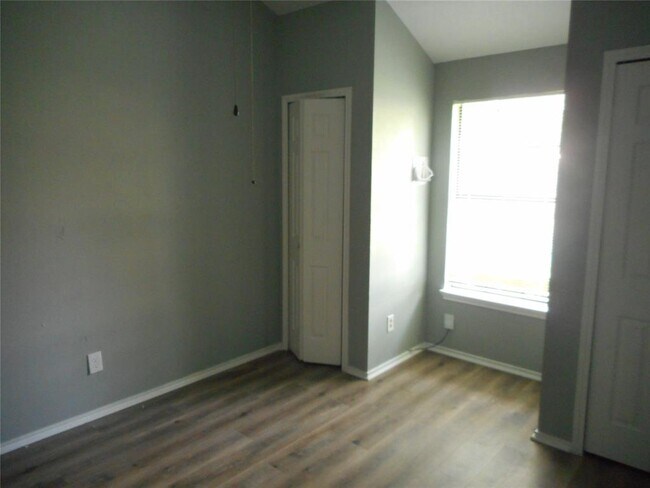 Building Photo - 20407 Blue Juniper Dr