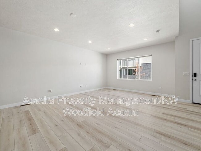 Building Photo - 15083 S Reins Wy