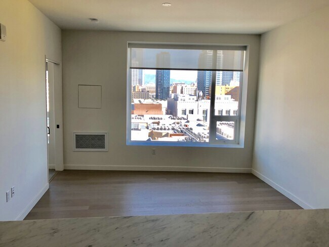 Building Photo - Very Unique Spacious Two Bedroom - Two bat...