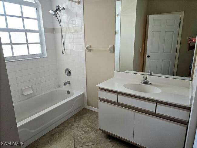 Building Photo - 2063 Imperial Cir